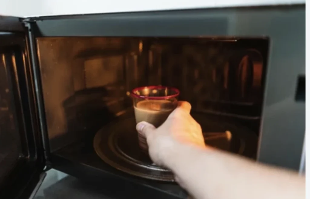 can you put glass in the microwave