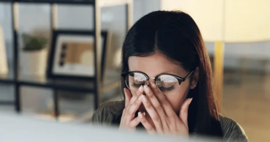 can wearing wrong glasses cause headaches or strain