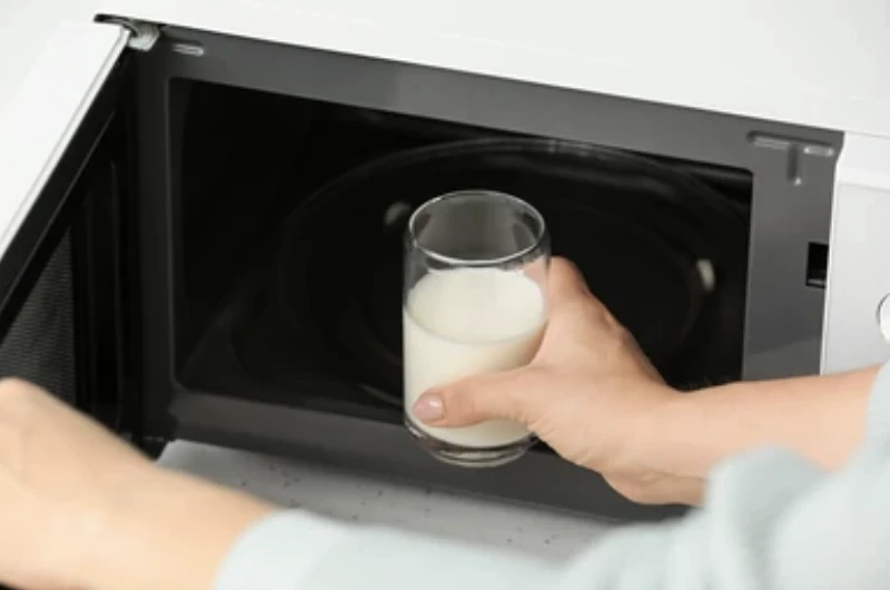 can you put glass in the microwave